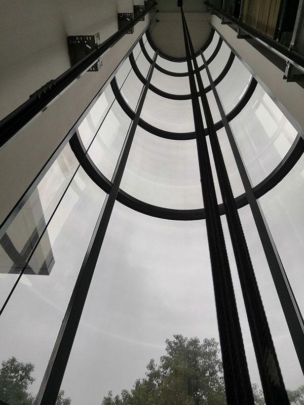 莘莊政府單位電梯井裝貼韓國(guó)進(jìn)口隔熱膜