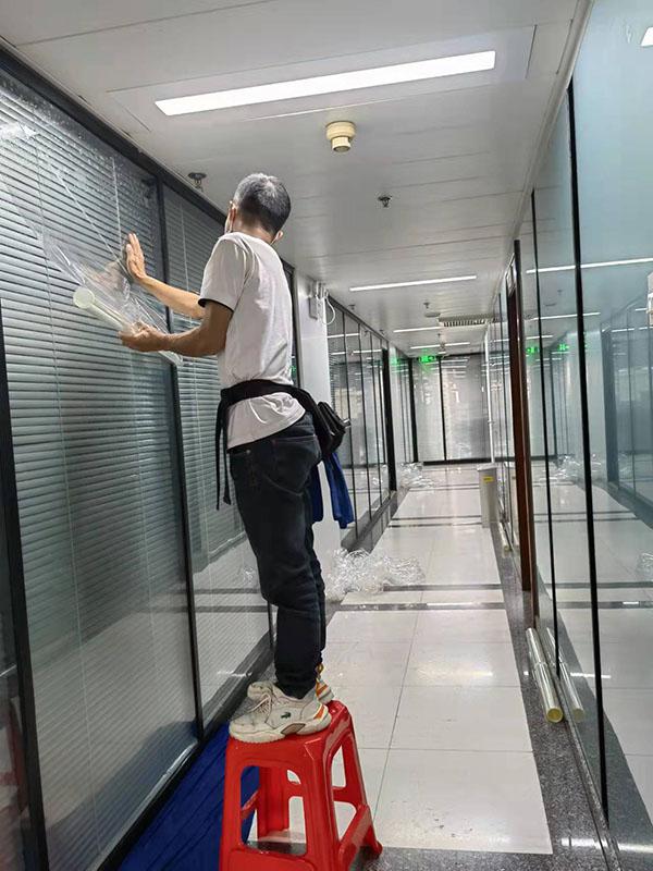 政府單位：上海黃浦社保中心玻璃隔斷防爆膜裝貼6層樓